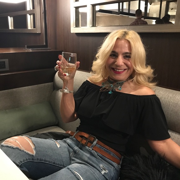 Meet your Posher, Antoinette - Picture 8 of 16